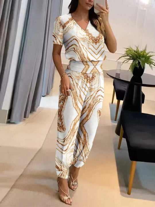 Lässiges Und Elegantes Damenoutfit