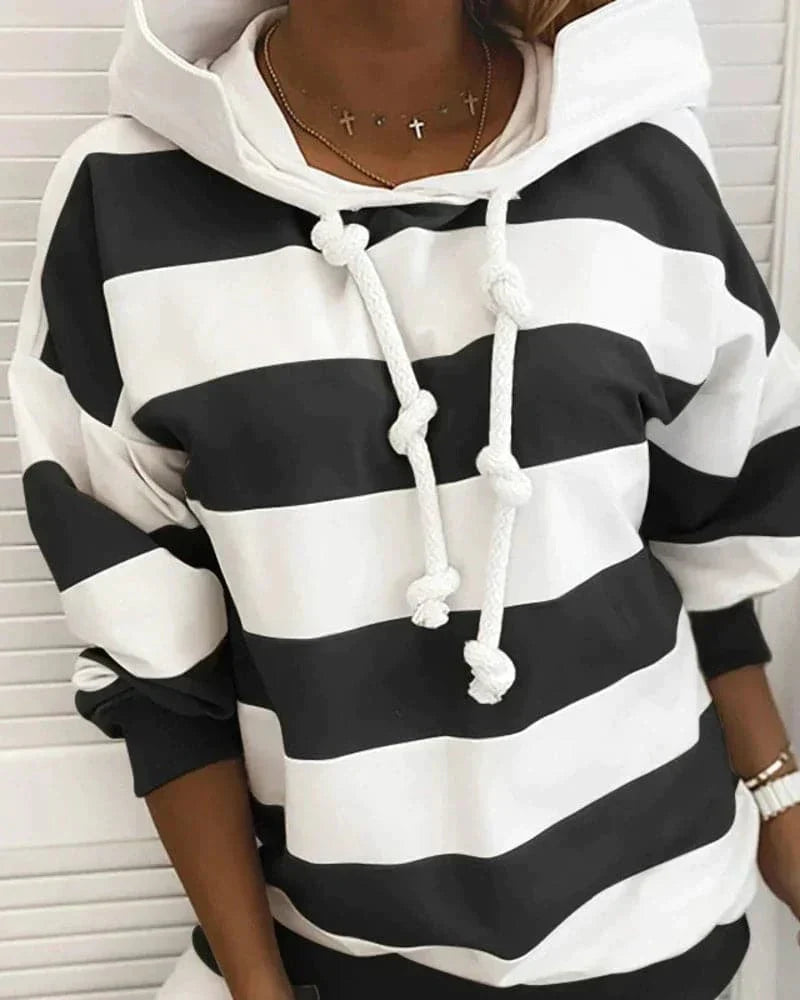 Hoodie Strickdetails Lockere Passform Weiche Materialien