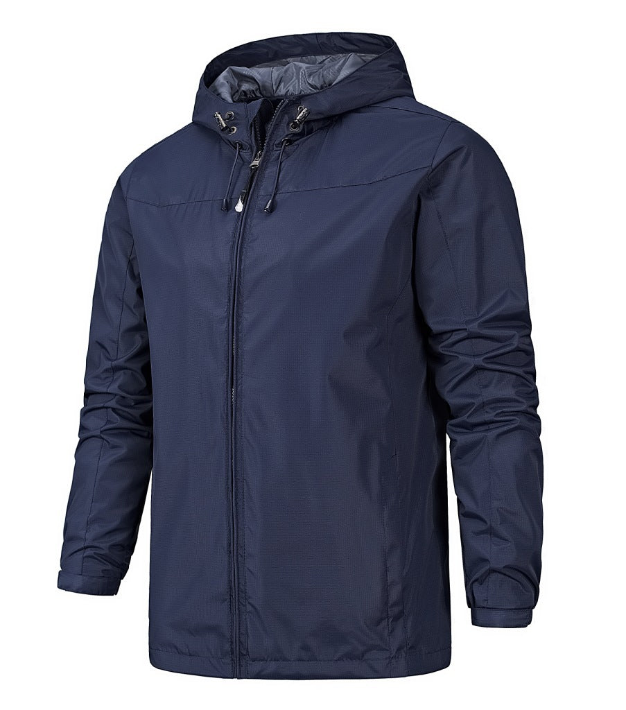 Wasser- und winddichte Jacke mit Kapuze