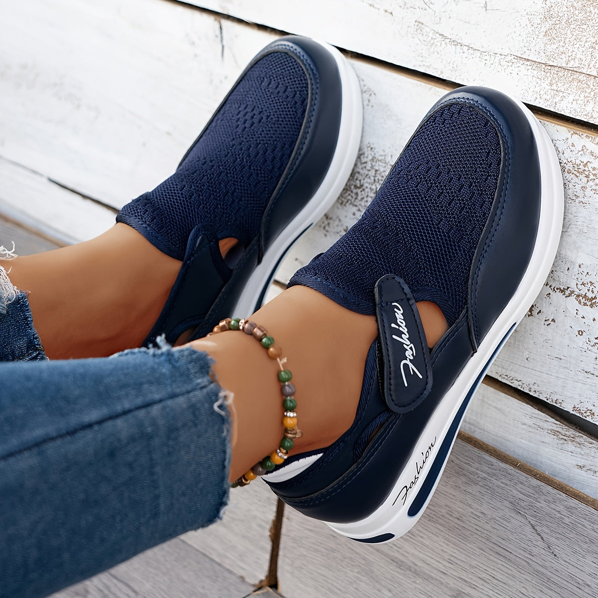 orthopädische Damen-Sneaker, atmungsaktiv und bequem.