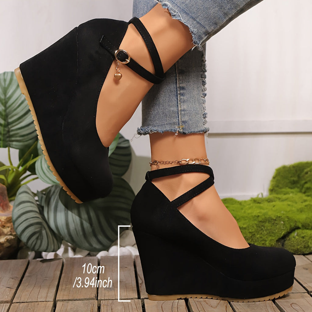 Elegante Damenschuhe mit Keilabsatz