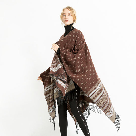 Damen Ruana-Poncho mit Jacquardmuster, Fransen und weichem Wollmix Shop Nory
