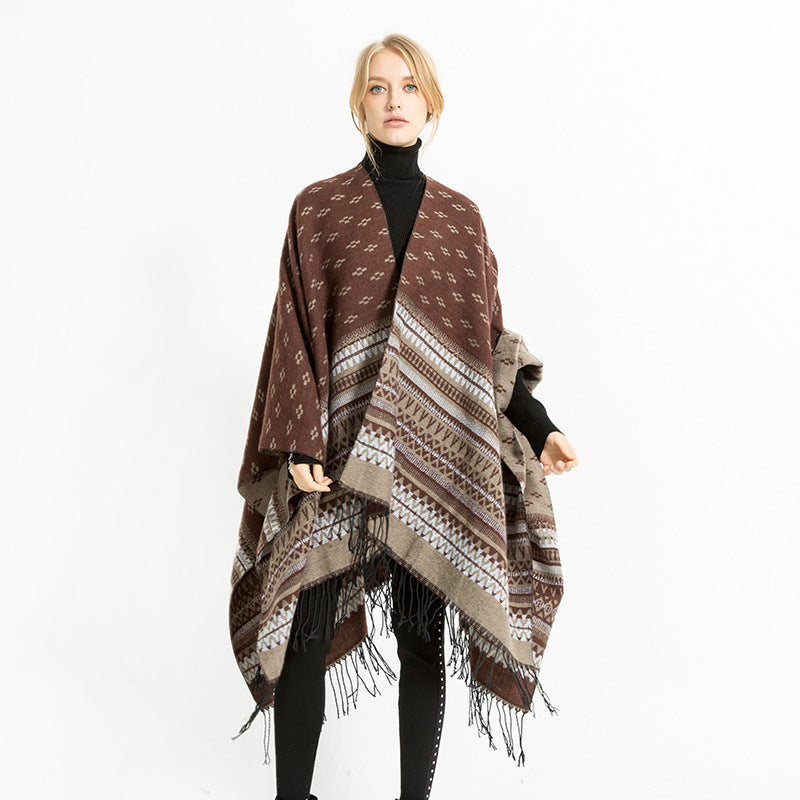 Damen Ruana-Poncho mit Jacquardmuster, Fransen und weichem Wollmix Shop Nory