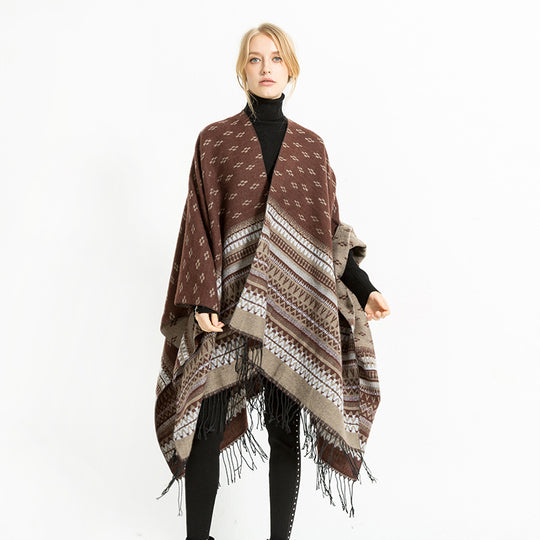 Damen Ruana-Poncho mit Jacquardmuster, Fransen und weichem Wollmix Shop Nory