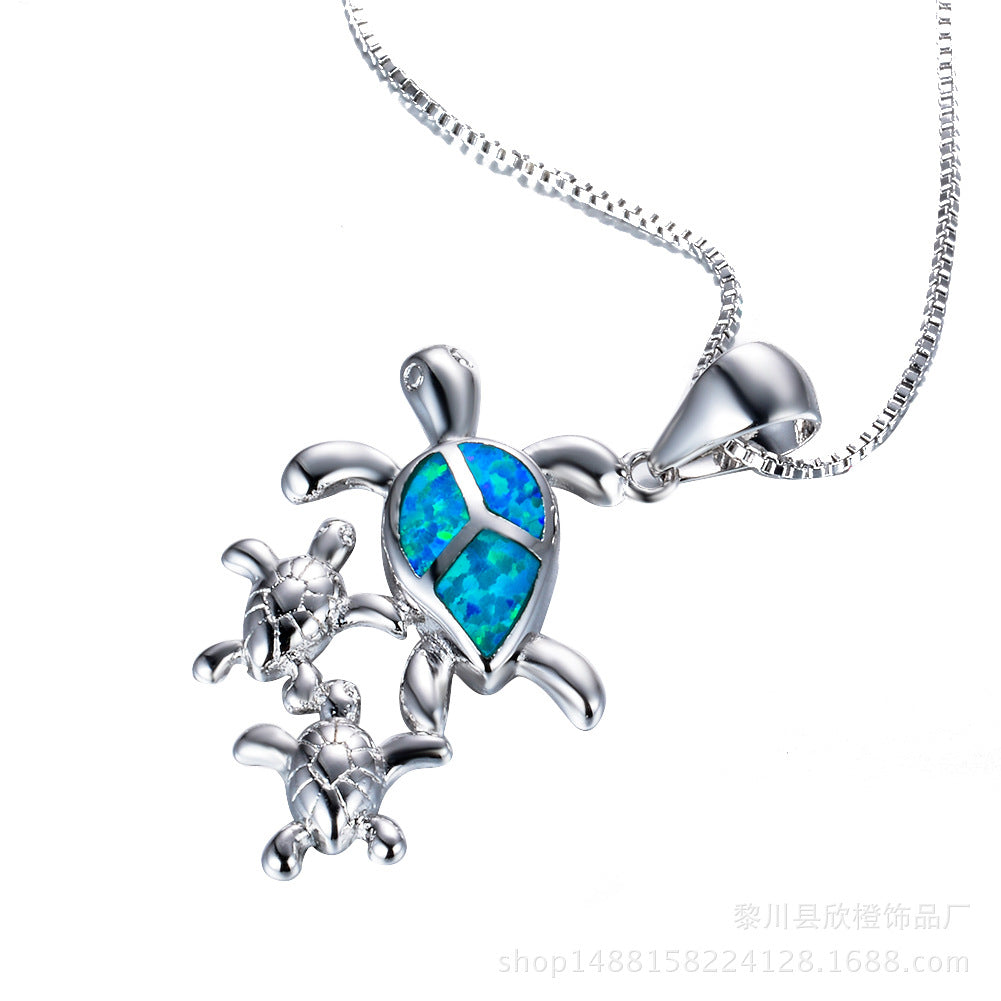 Damen Schmuckanhänger mit kunstvollem Schildkrötenmotiv und schimmerndem Opal Shop Nory