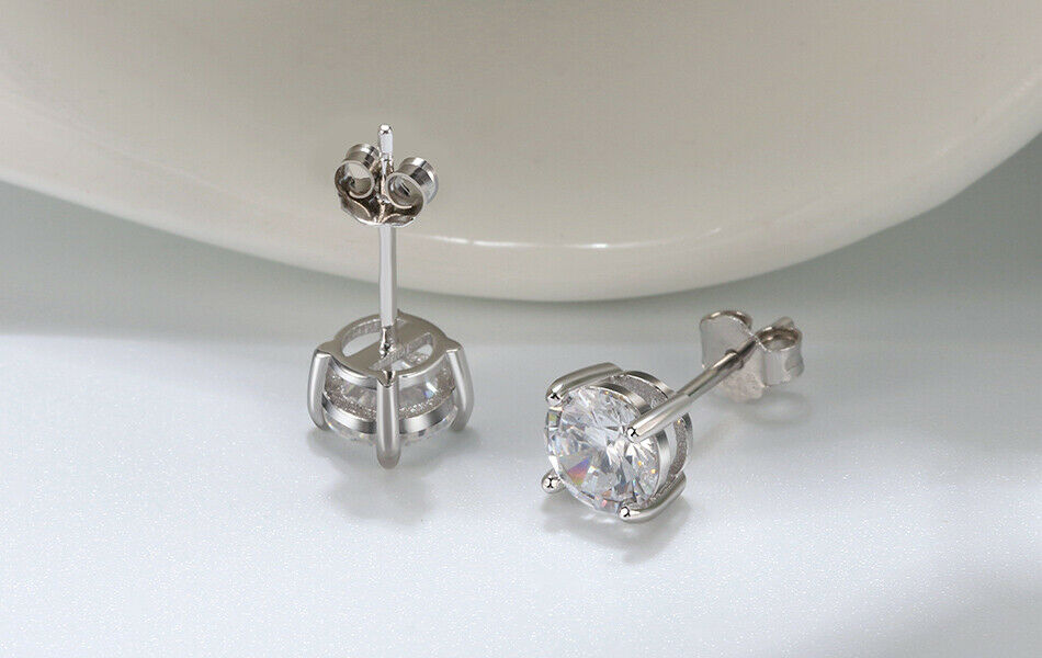 1 Paar runde Ohrstecker 925er Sterlingsilber Cubic Zirkonia weiß | Shop Nory