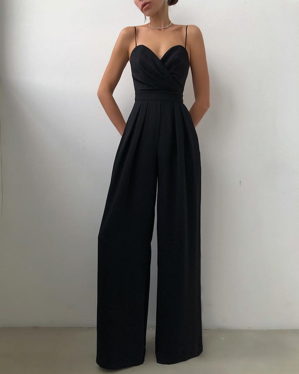 Damen Eleganter Fließender Jumpsuit mit Spaghettibändern für Festliche Anlässe