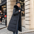 Damen lange Winterjacke mit Pelzmütze und Gürtel