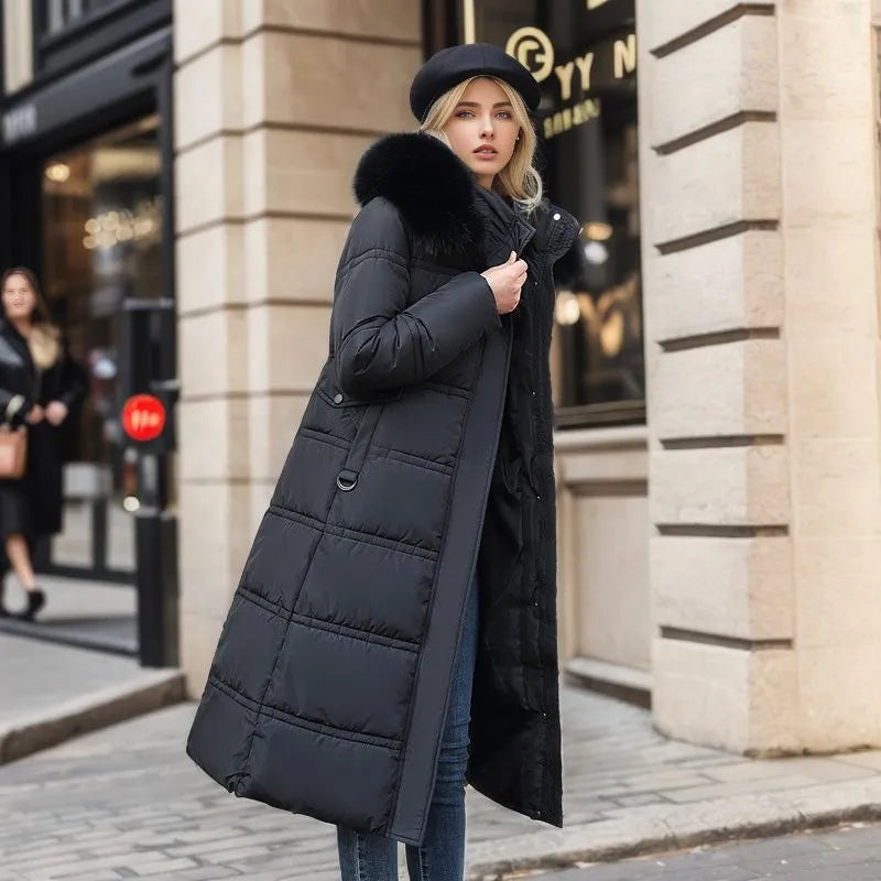 Damen lange Winterjacke mit Pelzmütze und Gürtel