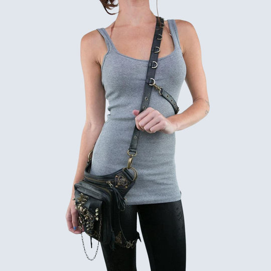 Gothic Gürteltasche mit Totenkopf-Verzierungen
