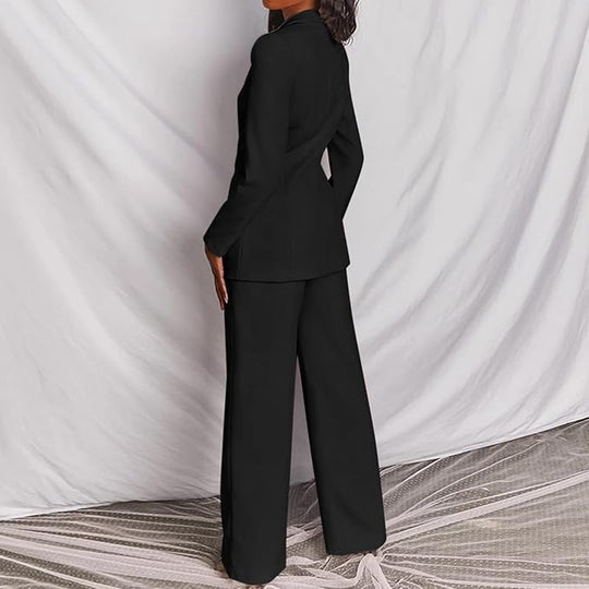 Elegantes Ensemble Bestehend Aus Einem Edlen Blazer und Einer Eleganten Hose