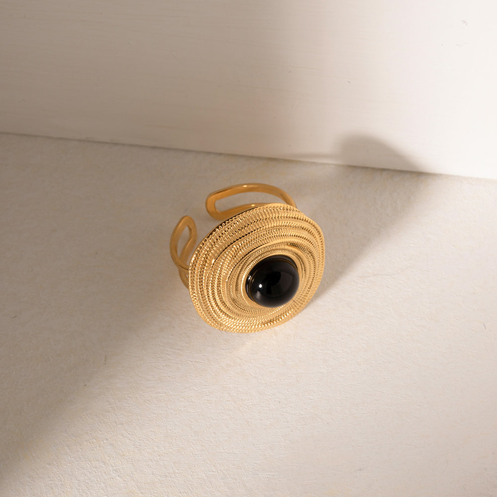Ring geometrisch mit schwarzer Kugel in Edelstahl - 18k vergoldet | Shop Nory