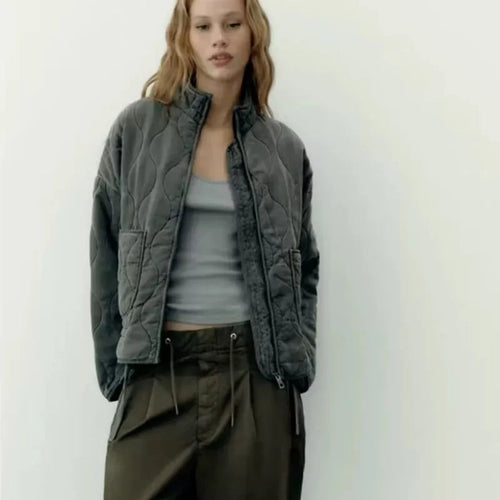 Steppjacke mit klassischer Steppnaht-Detailierung
