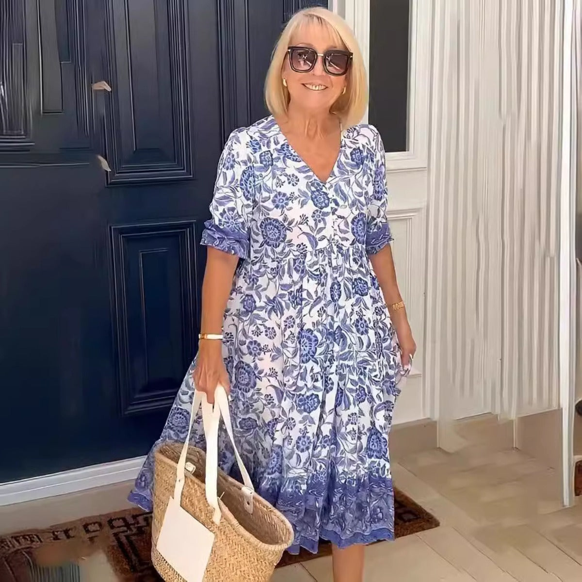 Kleid mit V-Ausschnitt und Print in Übergröße