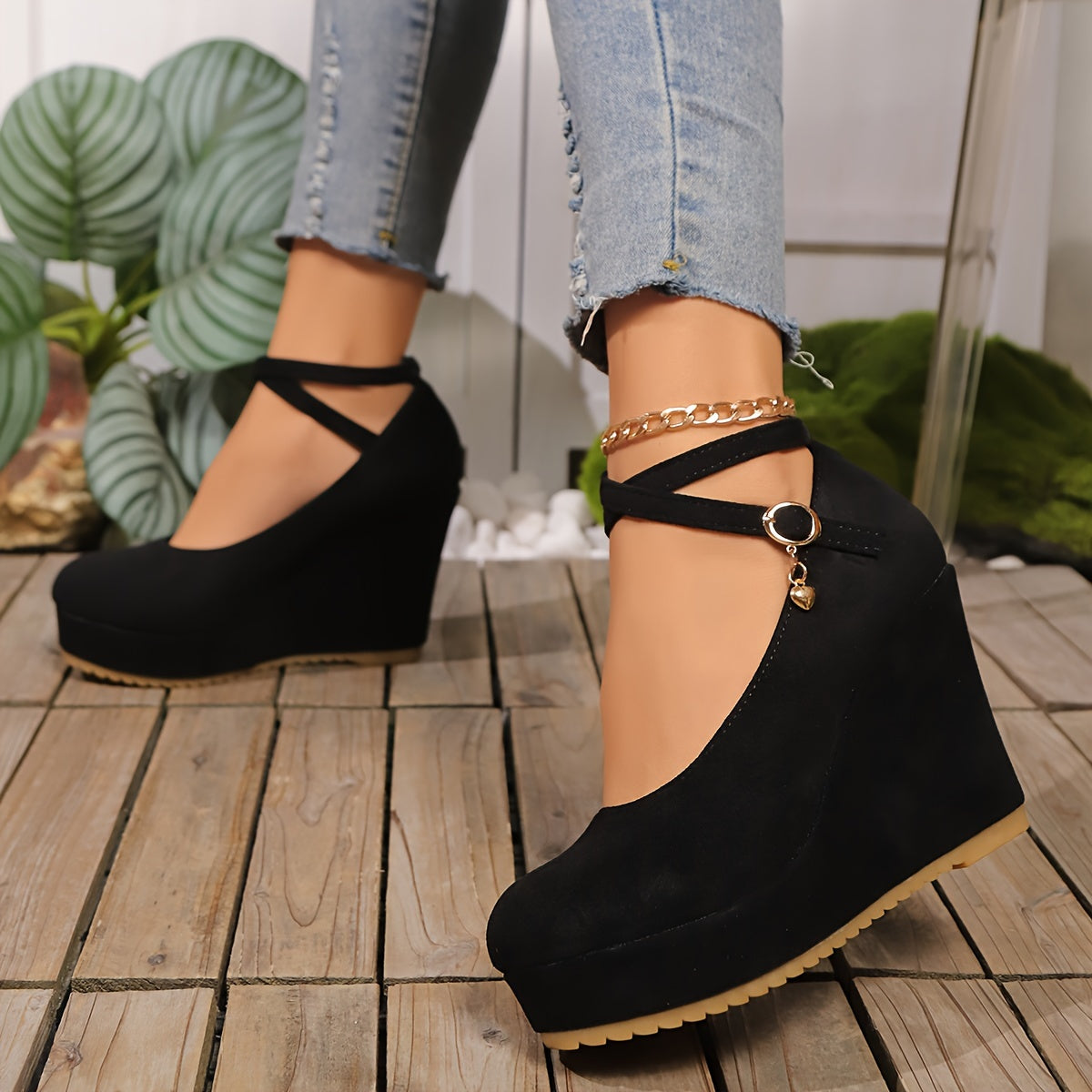 Elegante Damenschuhe mit Keilabsatz