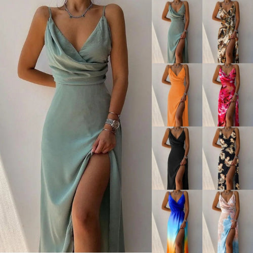 Kleid mit Hosenträgern und V-Ausschnitt mit geteiltem Print