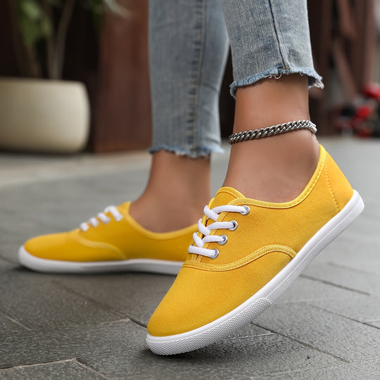 Bequeme Niedrige Canvas Sneakers In Weiß