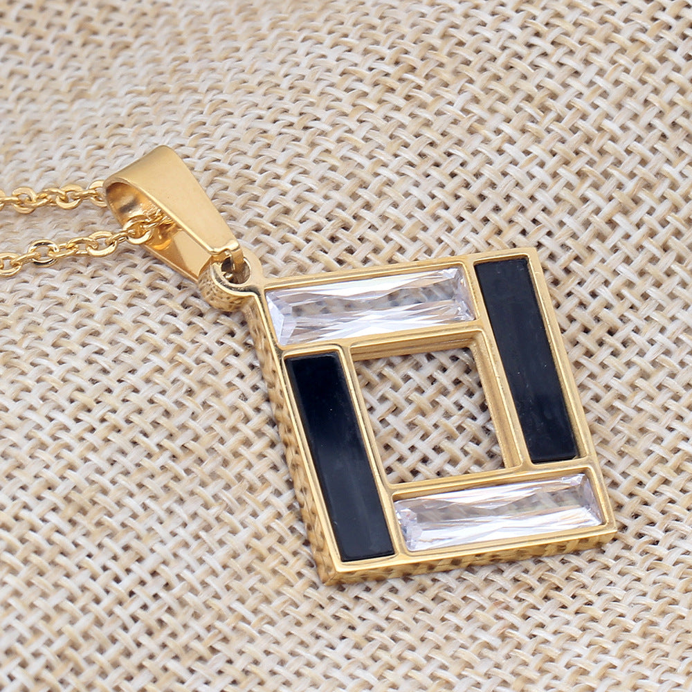 Damen Halskette mit geometrischem Anhänger und funkelnden Steinen Shop Nory