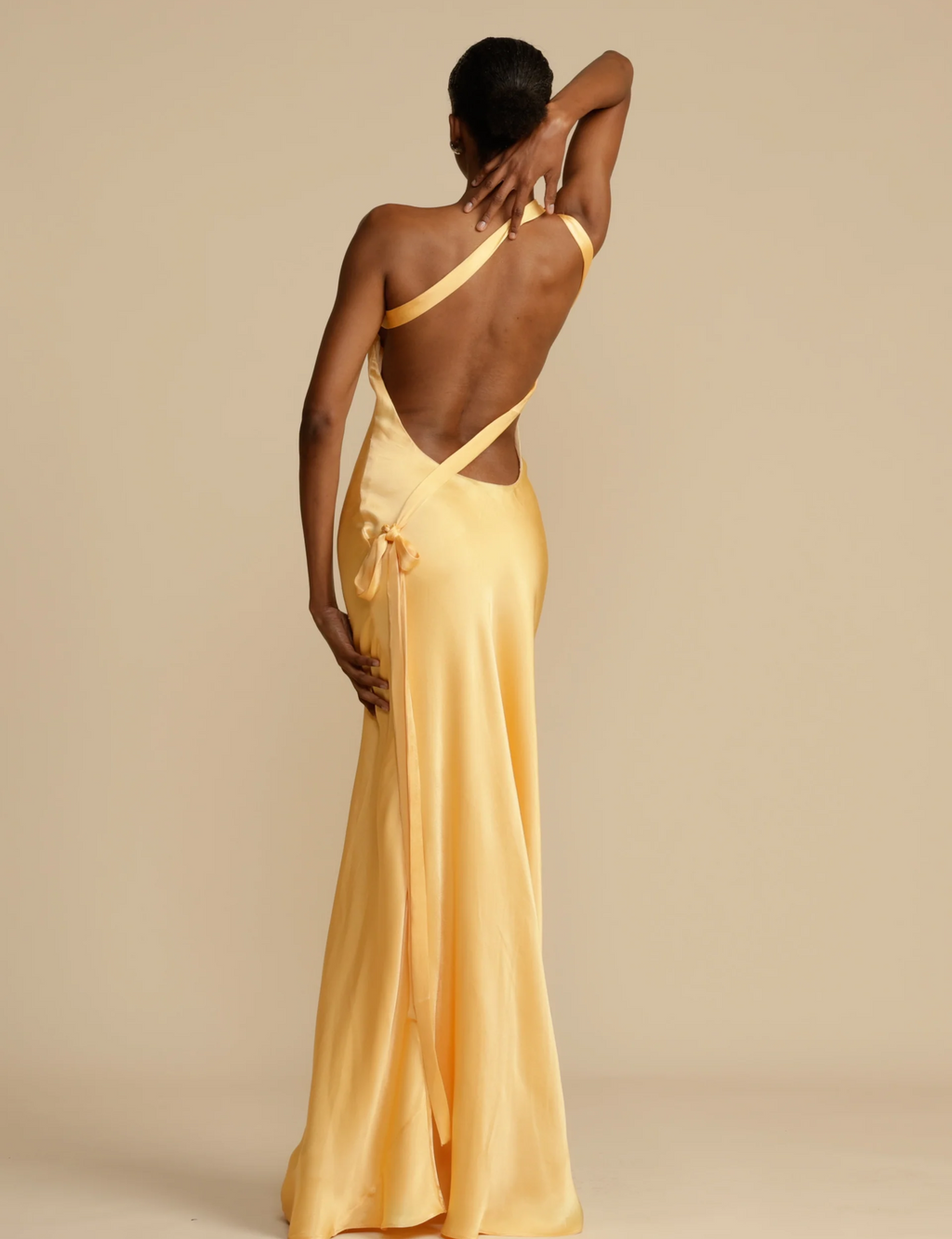 Satin Kleid - Luxus Glanz - Perfekt für Sommerveranstaltungen