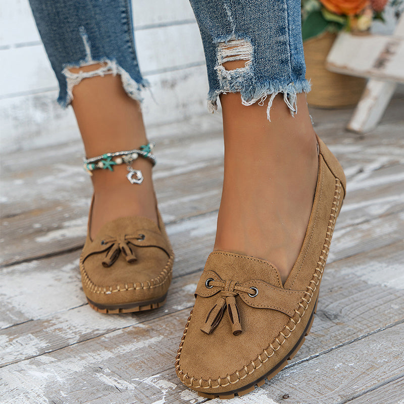 Klassische Wildleder Slipper mit Quastendetail für Damen