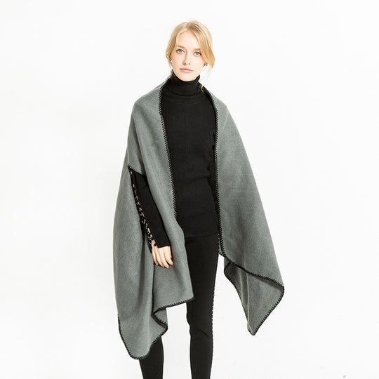 Damen Übergroßer Ruana-Poncho mit Armausschnitten und kontrastierender Kettelnaht Shop Nory