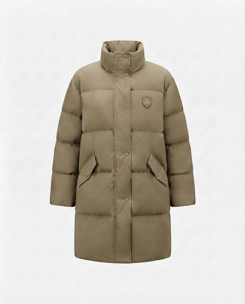 Damen langer thermoge quilteter Mantel im oversized Schnitt mit abgerundetem Saum, College-Logo und großen Klappentaschen