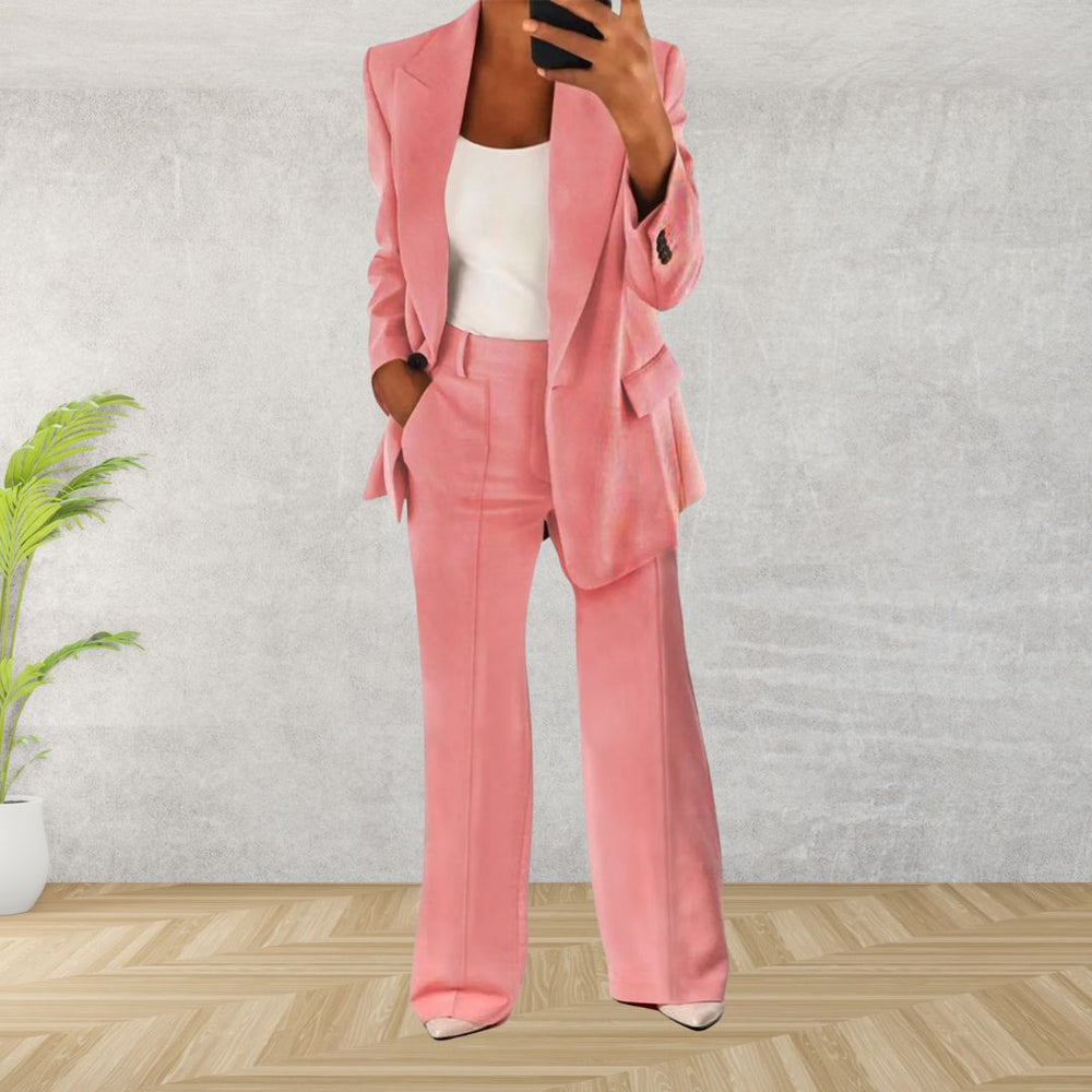 Stilvolle Blazer- und Hosenanzug