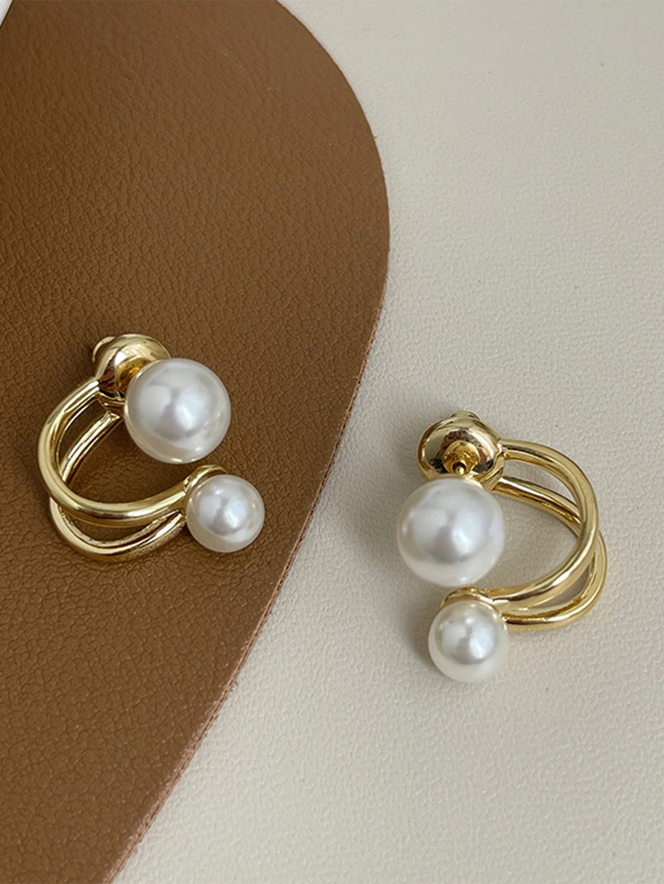 Damen Gold Doppelseitige Simulierte Perlen Doppelschicht0 Haken Stud Ohrringe | Shop Nory