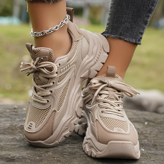 Plateau Sneakers mit Modernem Look