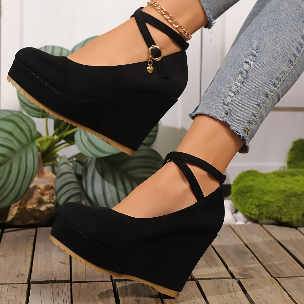 Elegante Damenschuhe mit Keilabsatz