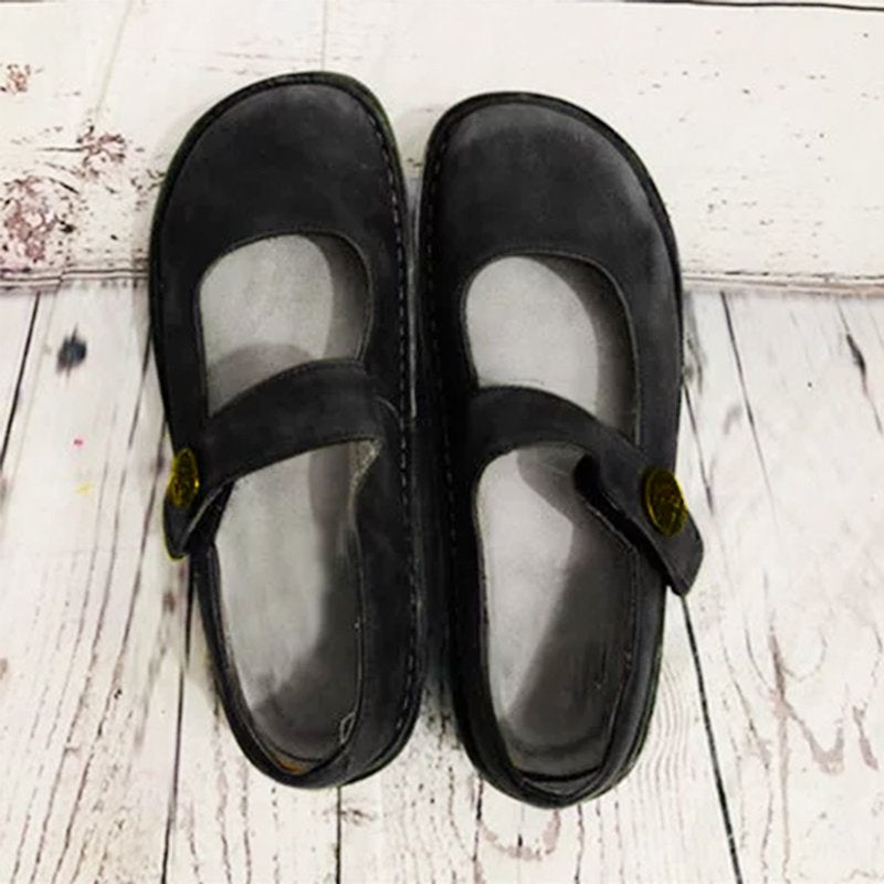 Elegante Damenschuhe mit Dekorationen