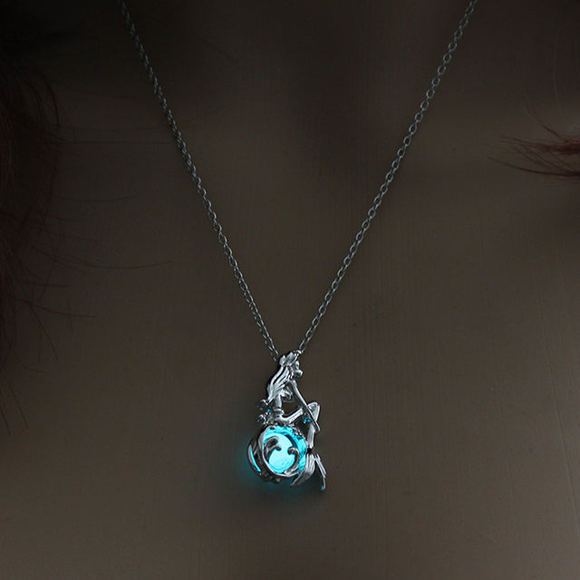 Leuchtende Meerjungfrau-Anhänger-Halskette | Shop Nory
