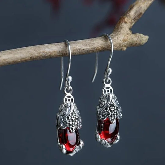 Silberne Ohrringe mit Mythischem Tier – Aelora | Shop Nory