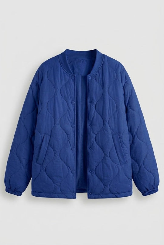 Leichte gesteppte Kurzjacke für Damen mit Wolkensteppung und Druckknopfverschluss