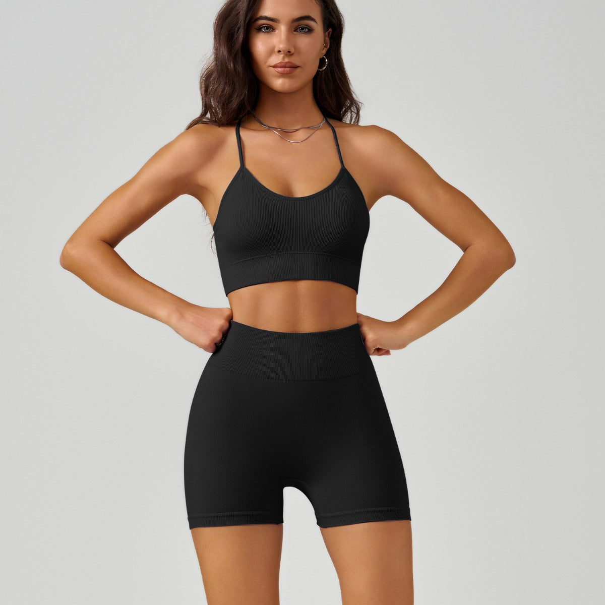 Yoga-Set mit gekreuztem Rücken