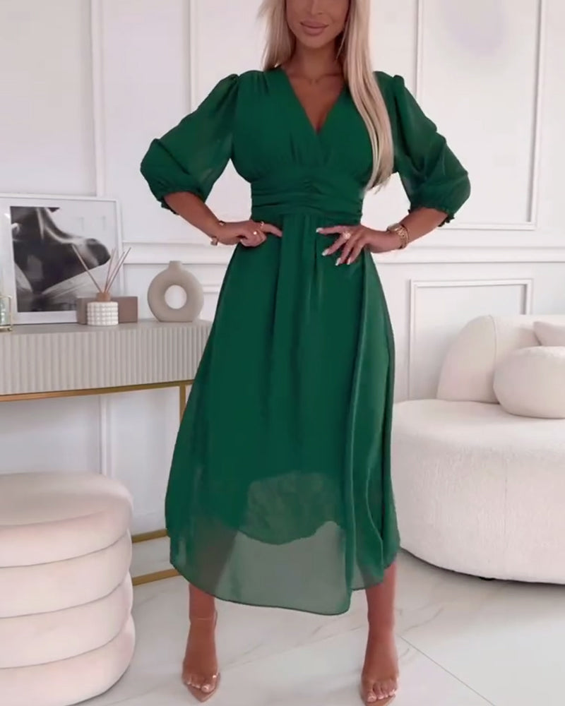Unifarbenes Tailliertes Kleid mit V-Ausschnitt
