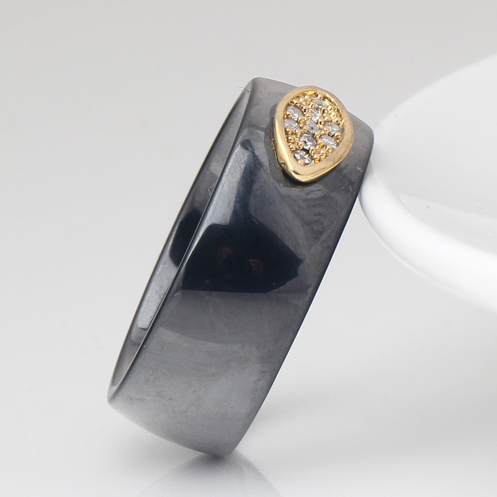 Damen Ring mit edel geschwungenem Design und funkelndem Kristalleinsatz Shop Nory