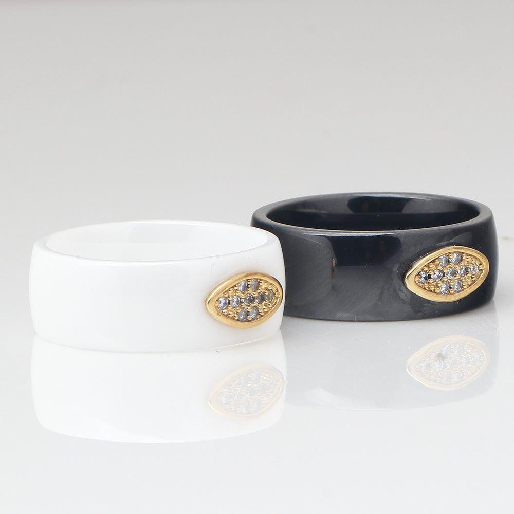 Damen Ring mit edel geschwungenem Design und funkelndem Kristalleinsatz Shop Nory