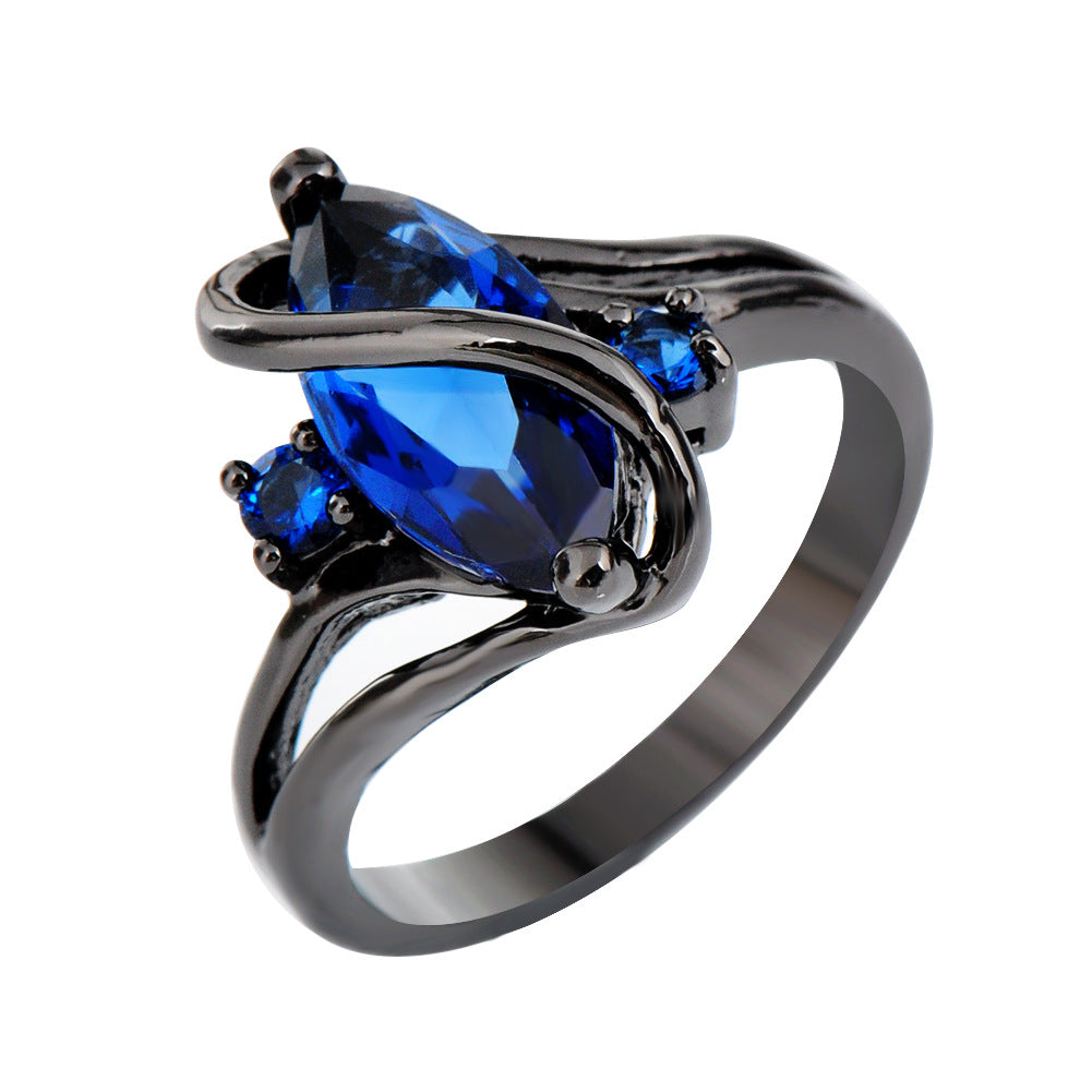 Damen Ring mit kunstvollem Zirkon-Einsatz und eleganter schwarzer Fassung Shop Nory