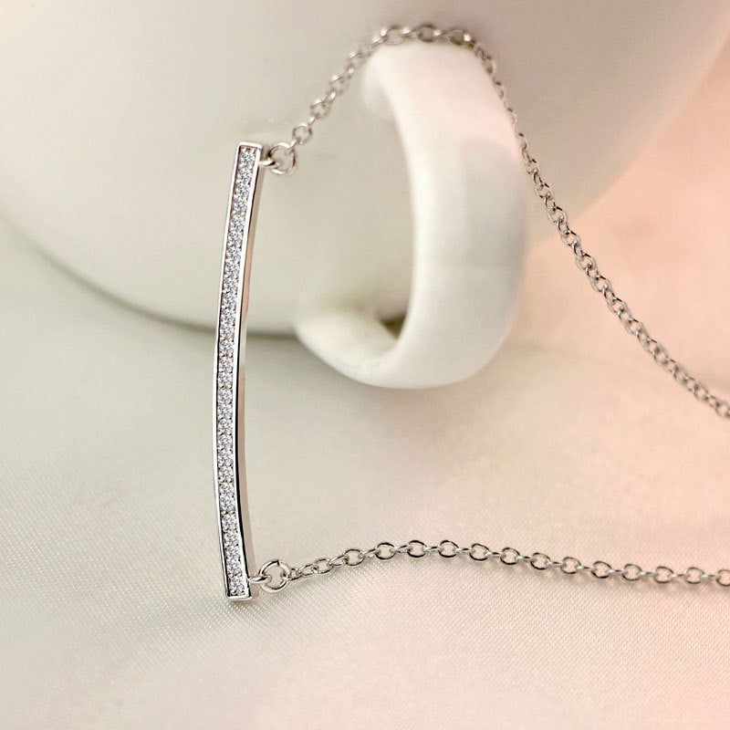 Damen Halskette mit funkelndem Zirkonia-Besatz und minimalistischer Eleganz Shop Nory