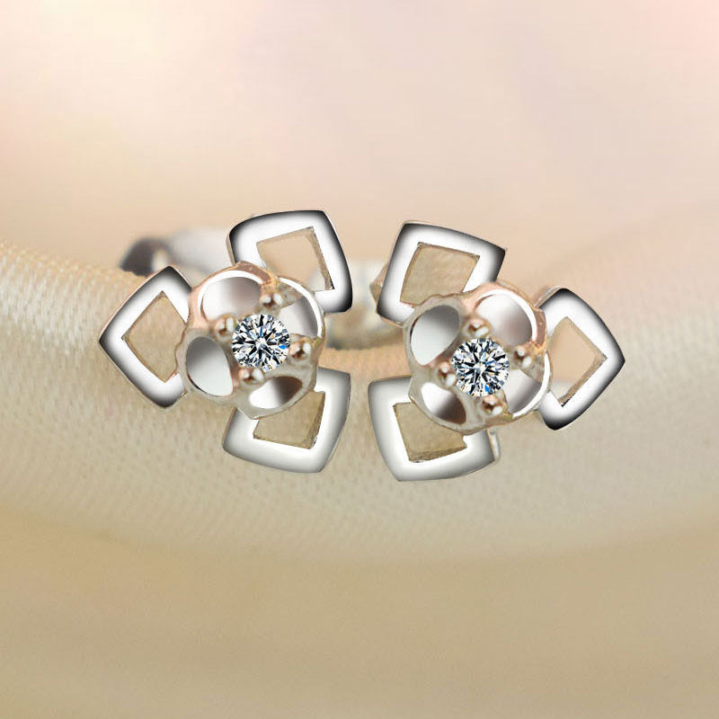 Damen Ohrringe mit floralem Design und funkelndem Kristall Shop Nory