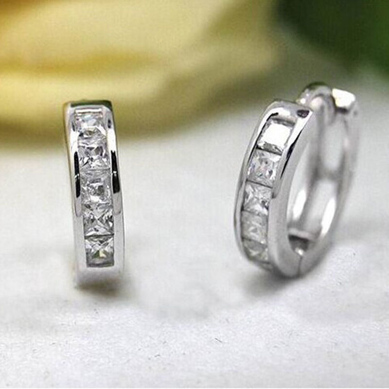 Damen Ohrschmuck mit funkelnden Zirkonia und elegantem Design Shop Nory