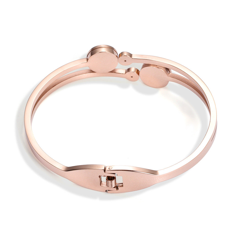 Damen Armband mit feinem Baum-Motiv und funkelnden Zirkonia Shop Nory