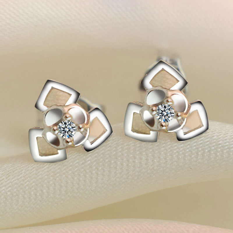 Damen Ohrringe mit floralem Design und funkelndem Kristall Shop Nory