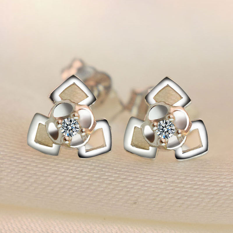 Damen Ohrringe mit floralem Design und funkelndem Kristall Shop Nory