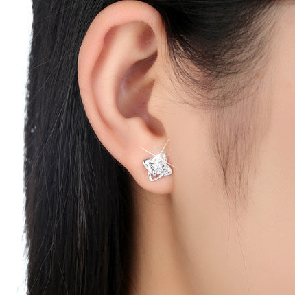 Damen Ohrringe mit elegantem floralem Design und funkelndem Kristallbesatz Shop Nory