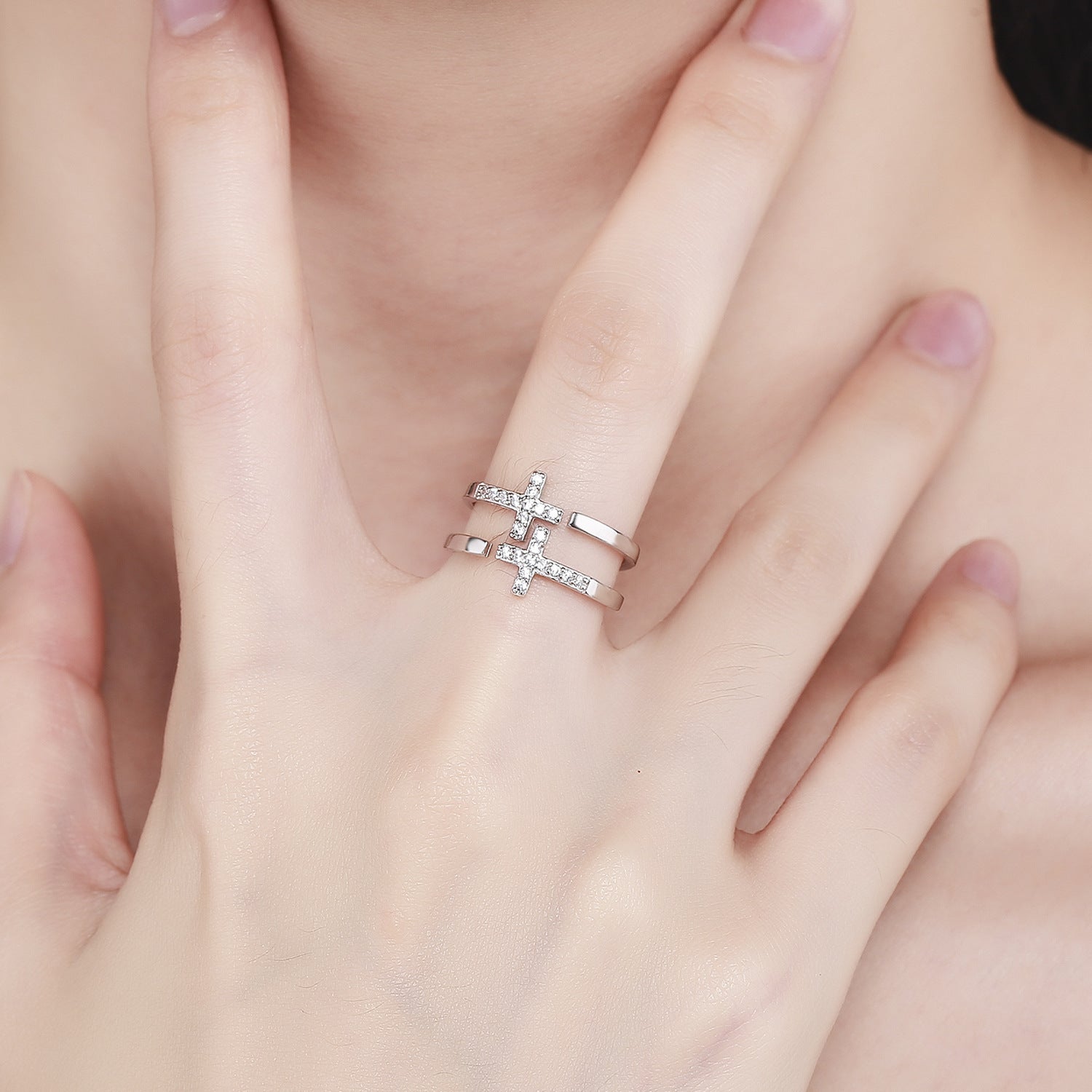 Damen Offener Kreuzring mit funkelnden Zirkonia Shop Nory