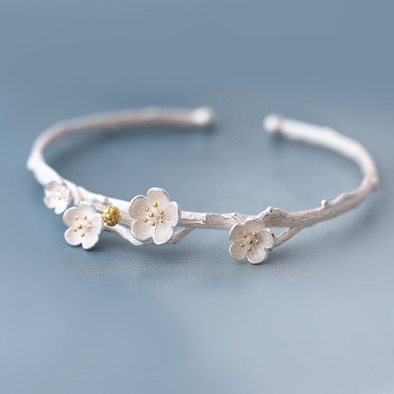 Damenring mit floralem Design und feinen Details Shop Nory
