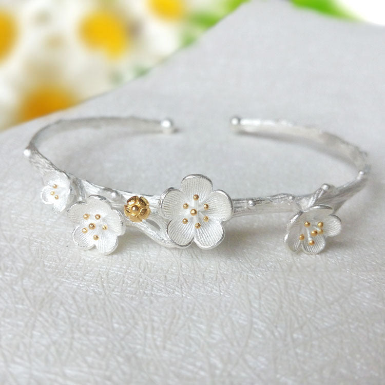 Damenring mit floralem Design und feinen Details Shop Nory