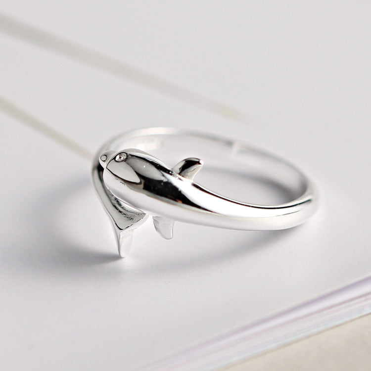 Damenring mit verspieltem Delfinmotiv und filigranem Design Shop Nory